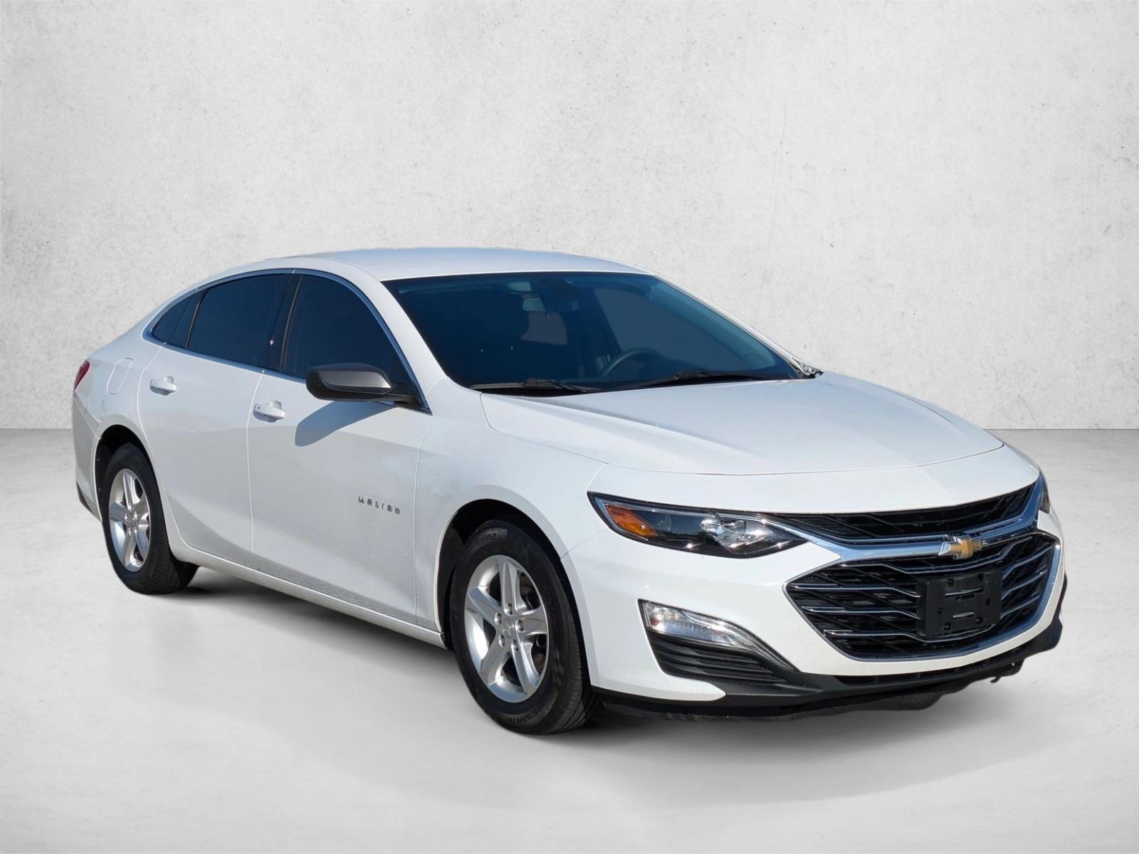 2019 Chevrolet Malibu LS photo 3