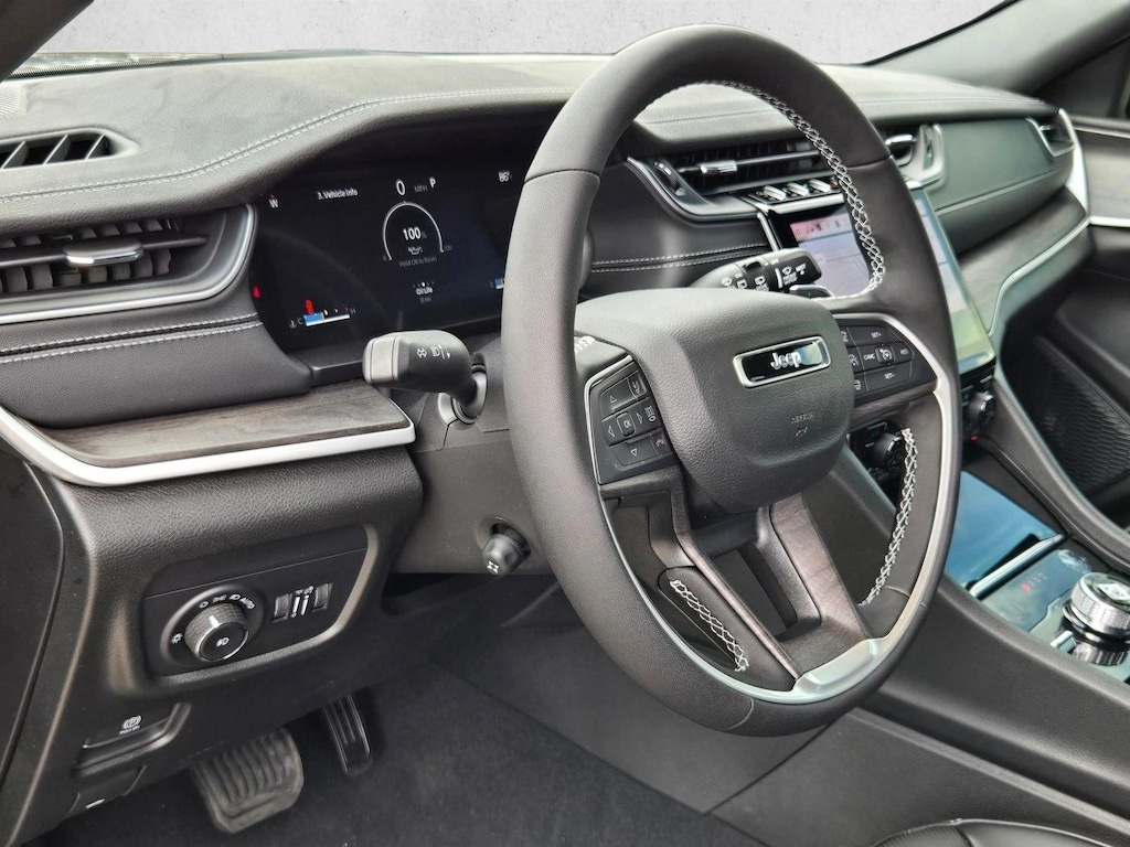 New 2025 Jeep Grand Cherokee Limited SUV