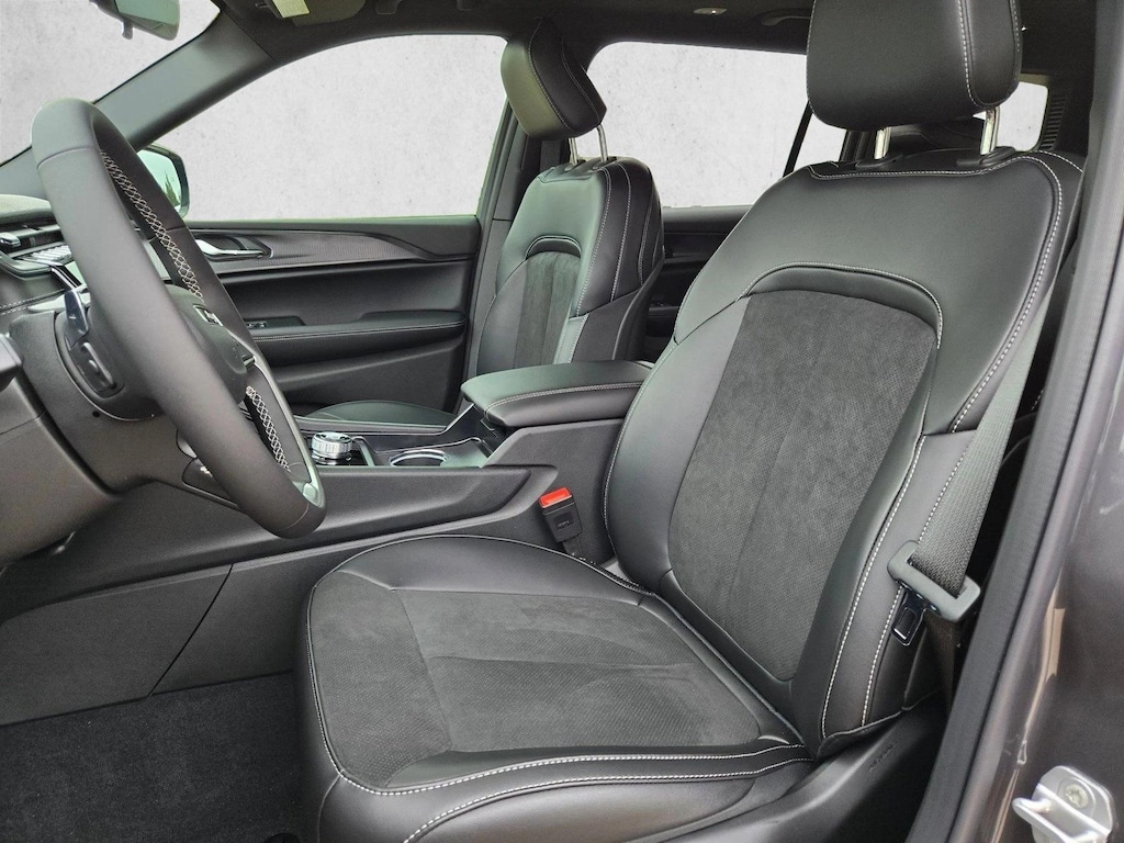 New 2025 Jeep Grand Cherokee L Altitude X SUV