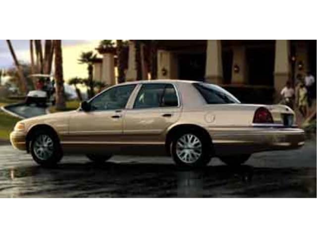 2004 Ford Crown Victoria Standard