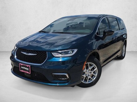 2025 Chrysler Pacifica Select Van Passenger Van