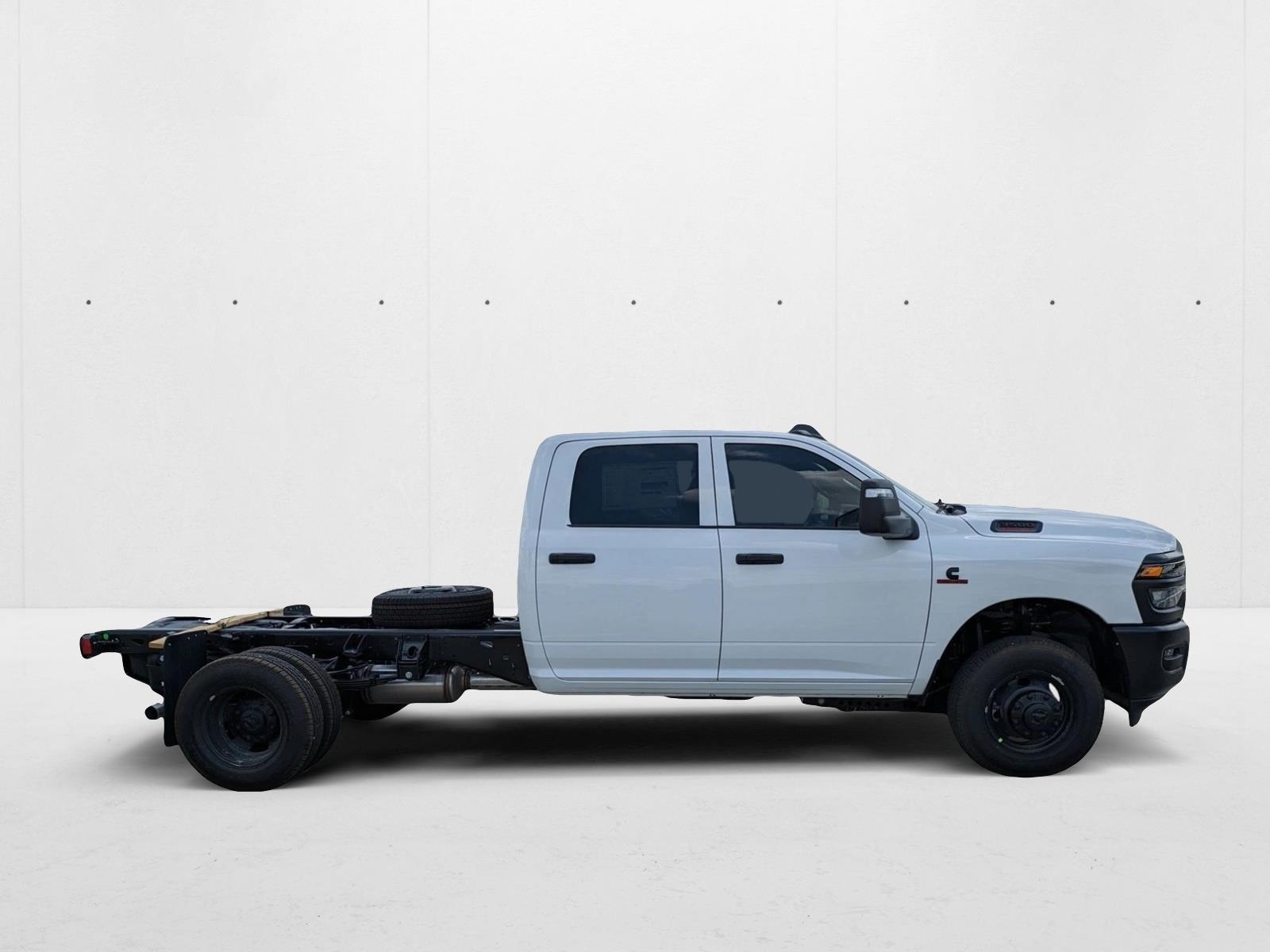2026 Ram 3500 Tradesman photo 4