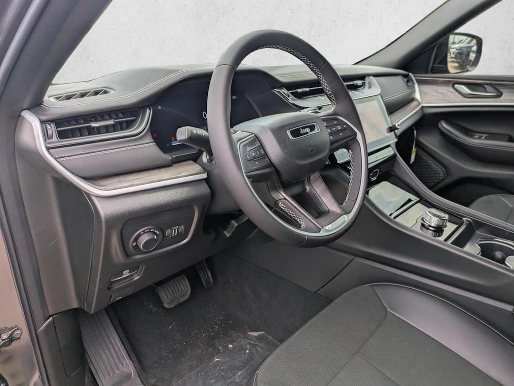 New 2026 Jeep Grand Cherokee L Laredo Altitude SUV