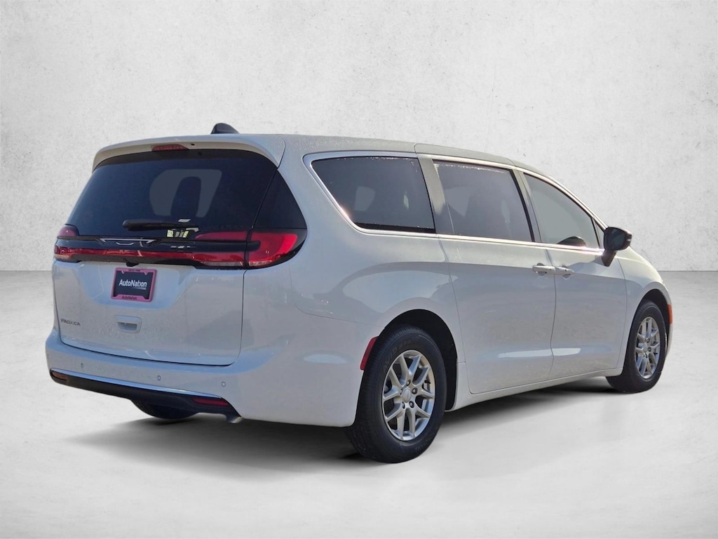 New 2027 Chrysler Pacifica Select Van Passenger Van