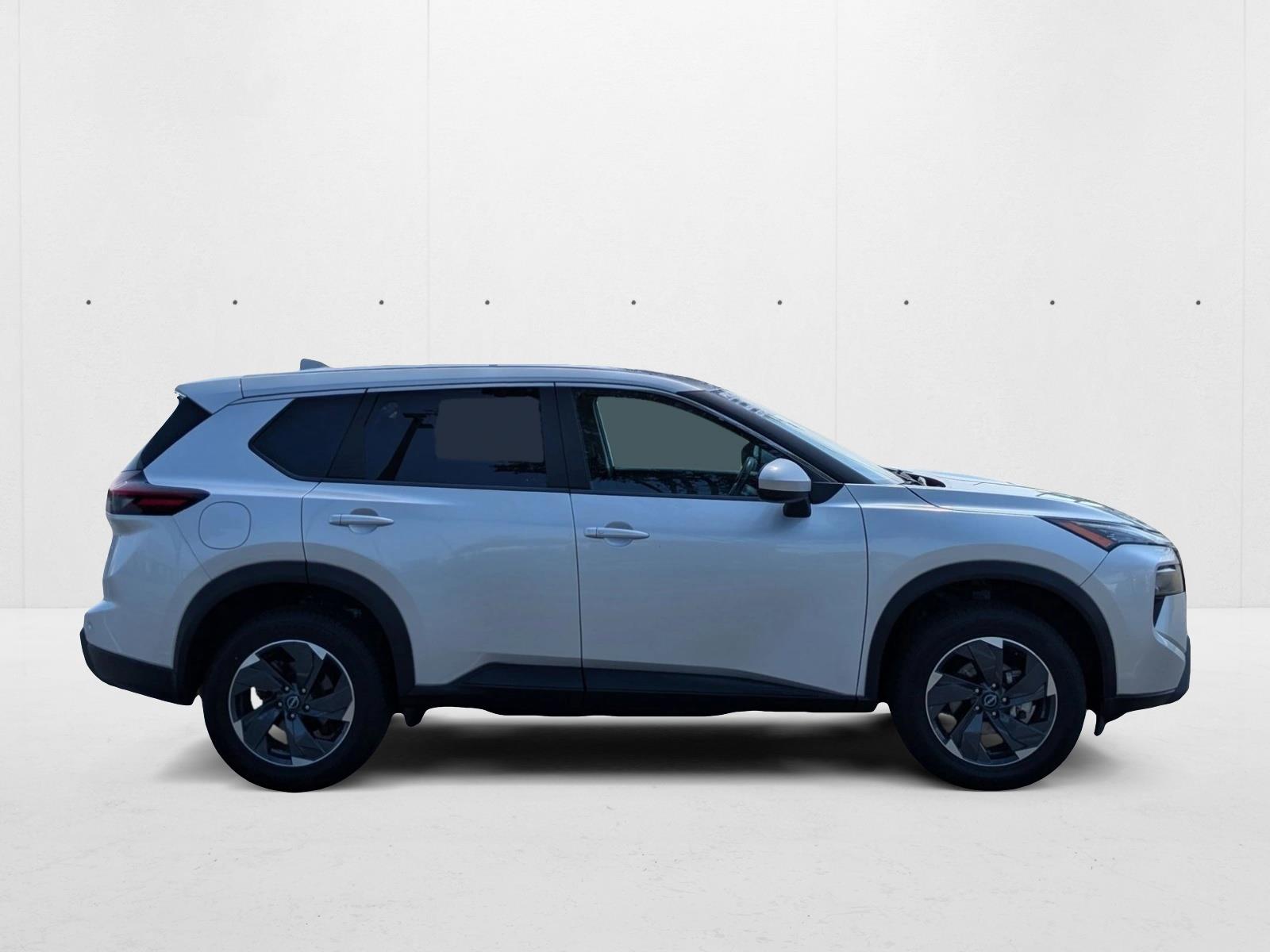 2024 Nissan Rogue SV photo 2