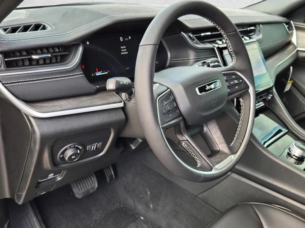New 2025 Jeep Grand Cherokee L Limited SUV