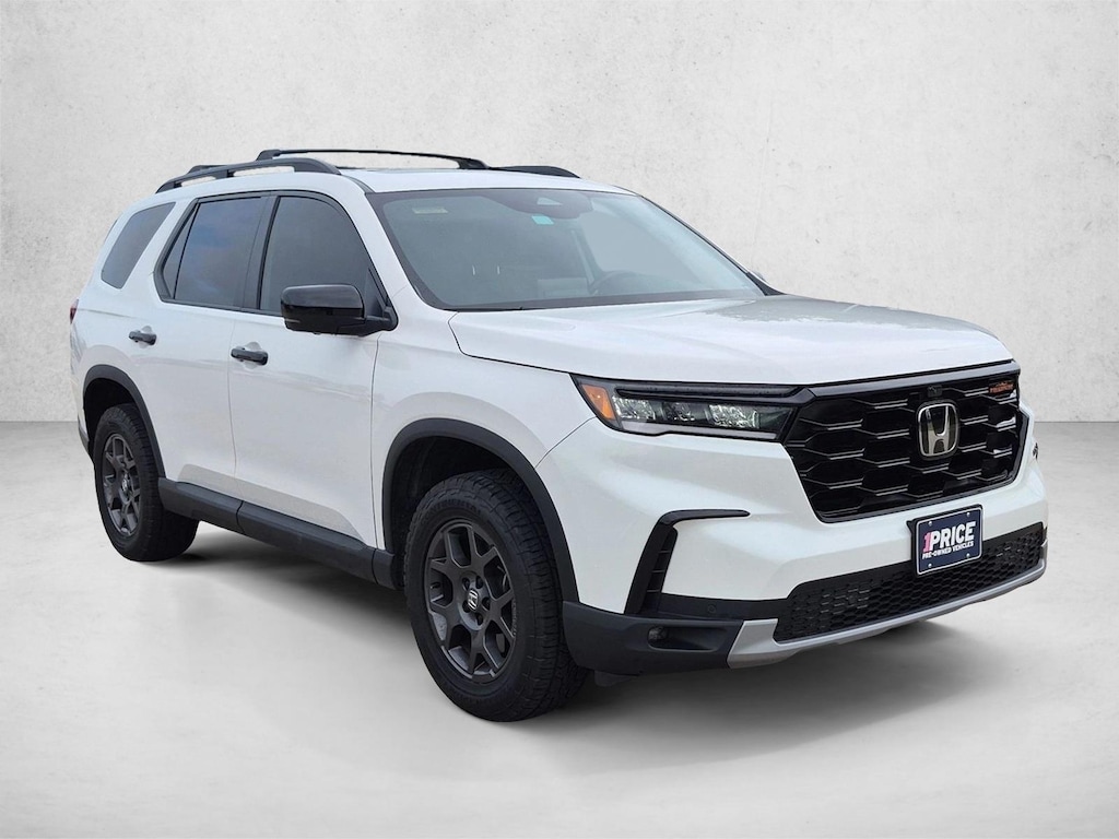 Used 2025 Honda Pilot TrailSport Sport Utility