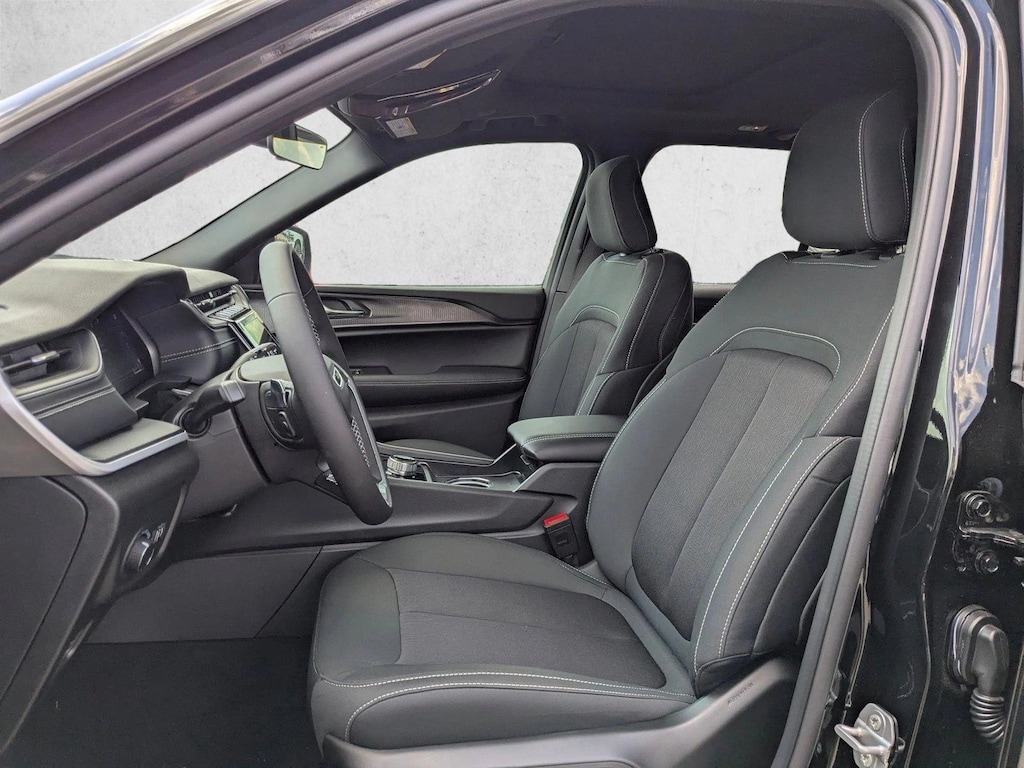 New 2025 Jeep Grand Cherokee Laredo X SUV