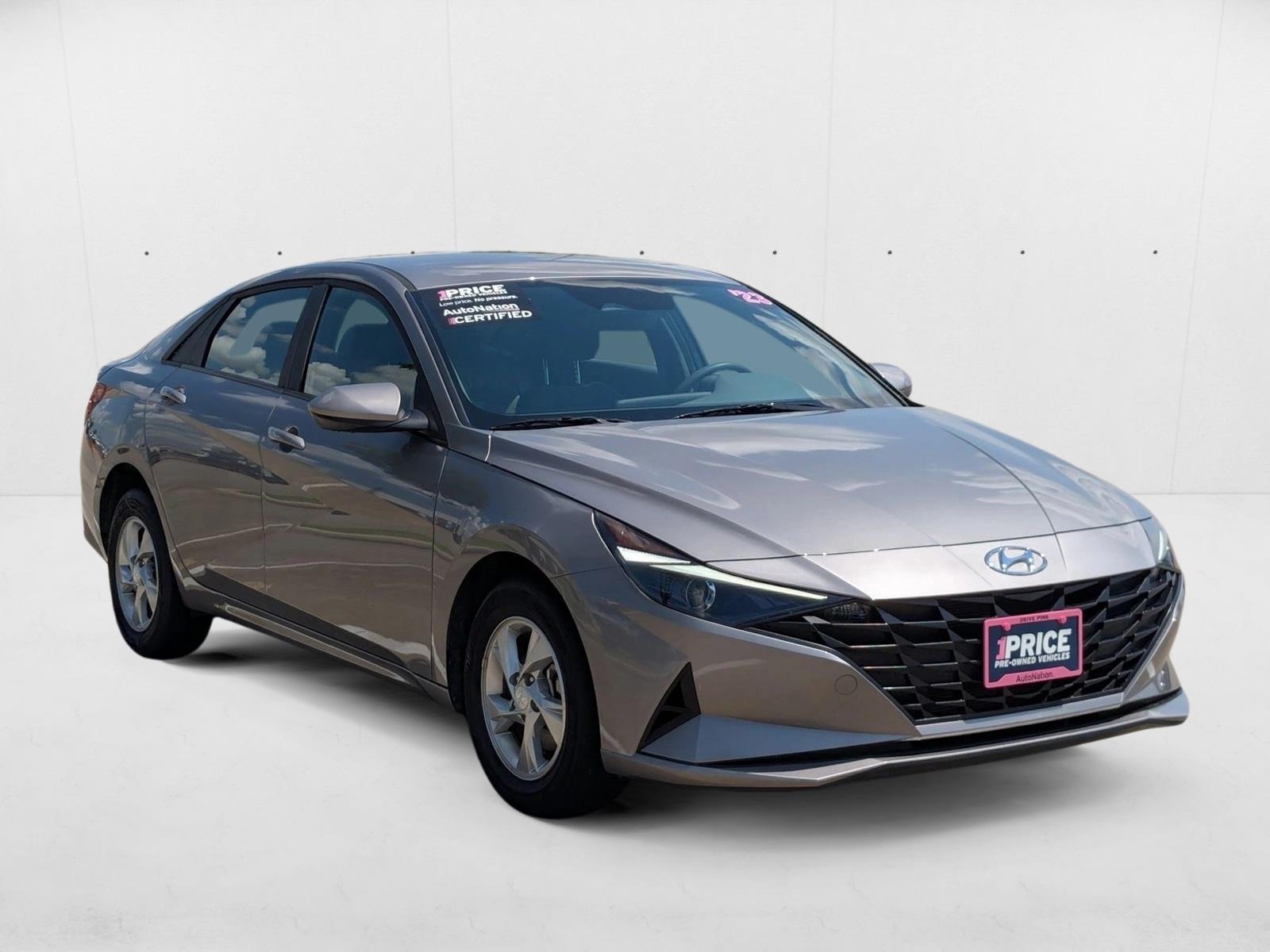 2023 Hyundai Elantra SE photo 3