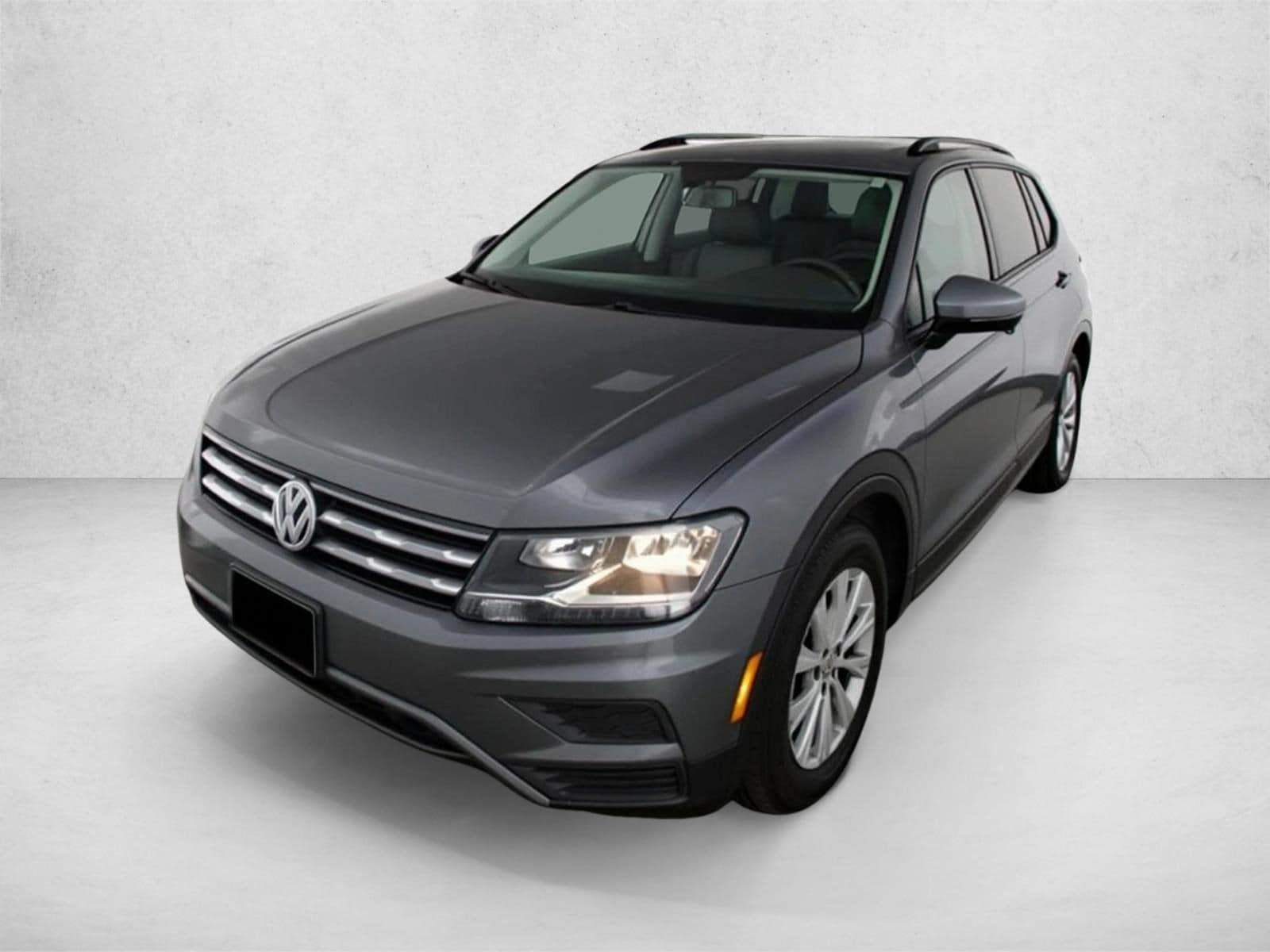 2018 Volkswagen Tiguan S's photo