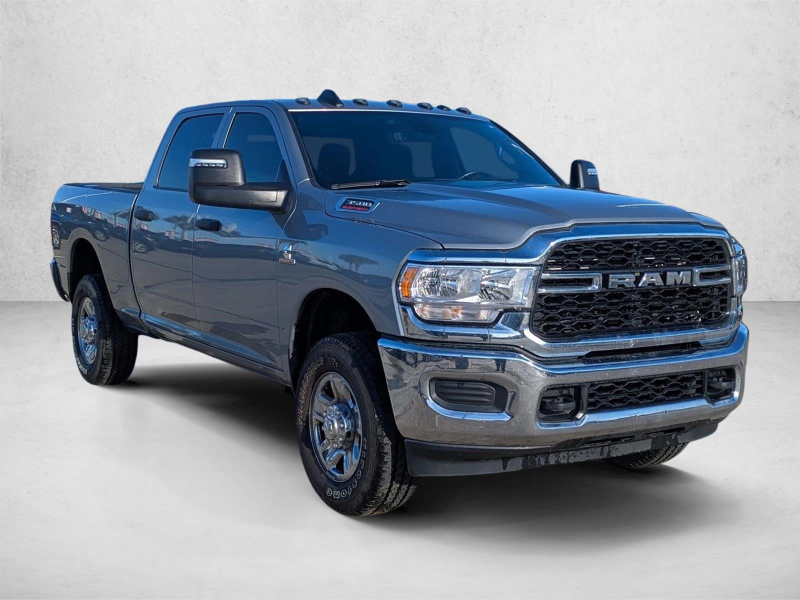 2024 Ram 3500 Tradesman photo 3