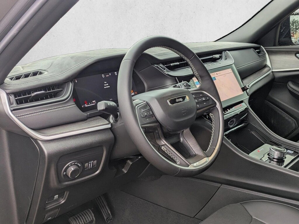 New 2026 Jeep Grand Cherokee Laredo Altitude SUV
