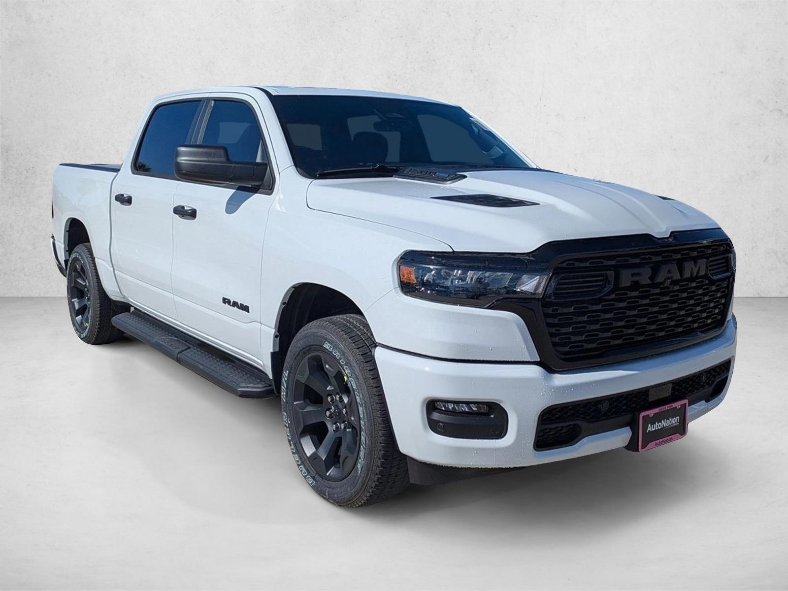2025 Ram 1500 Tradesman photo 2