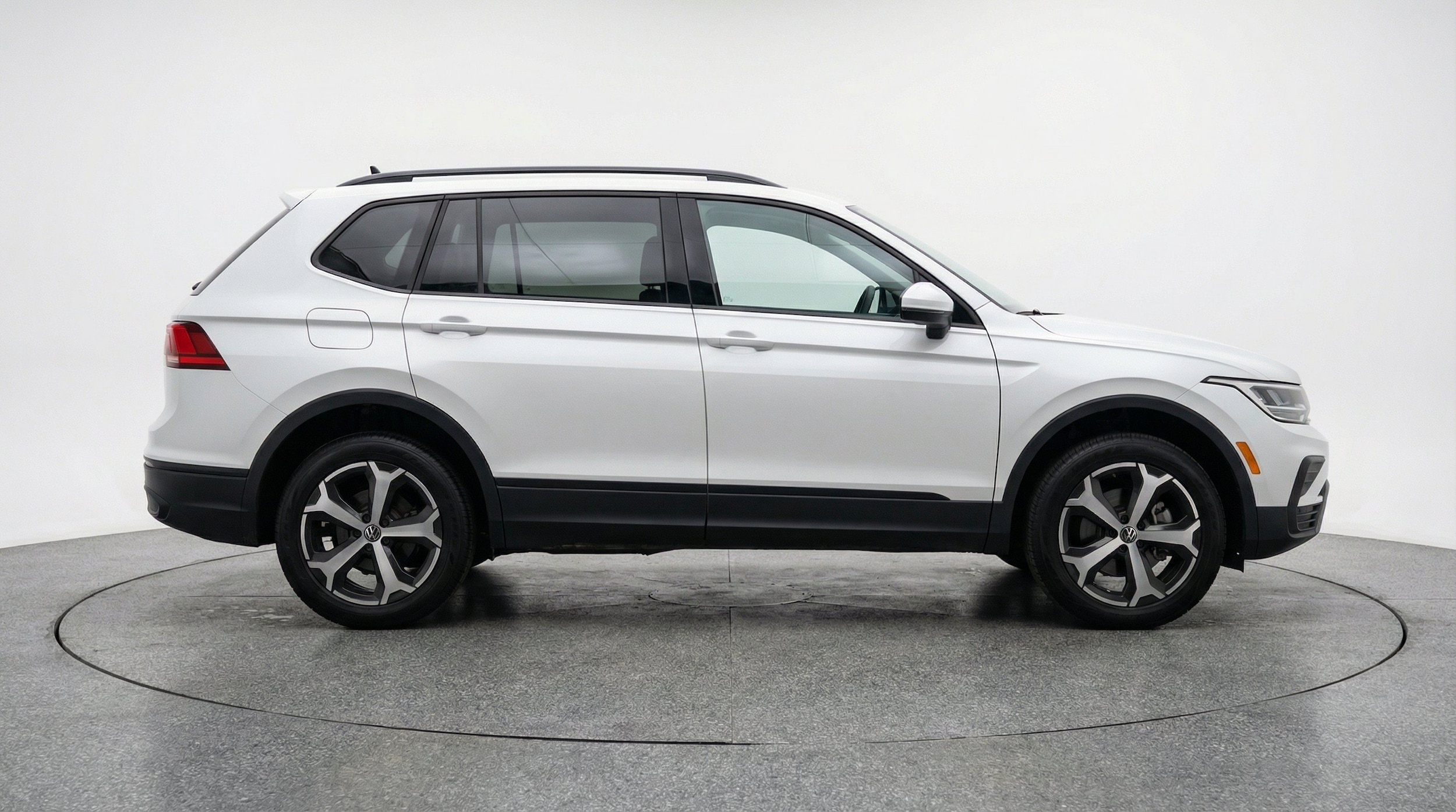 Thumbnail: 2026 Volkswagen Tiguan - 11