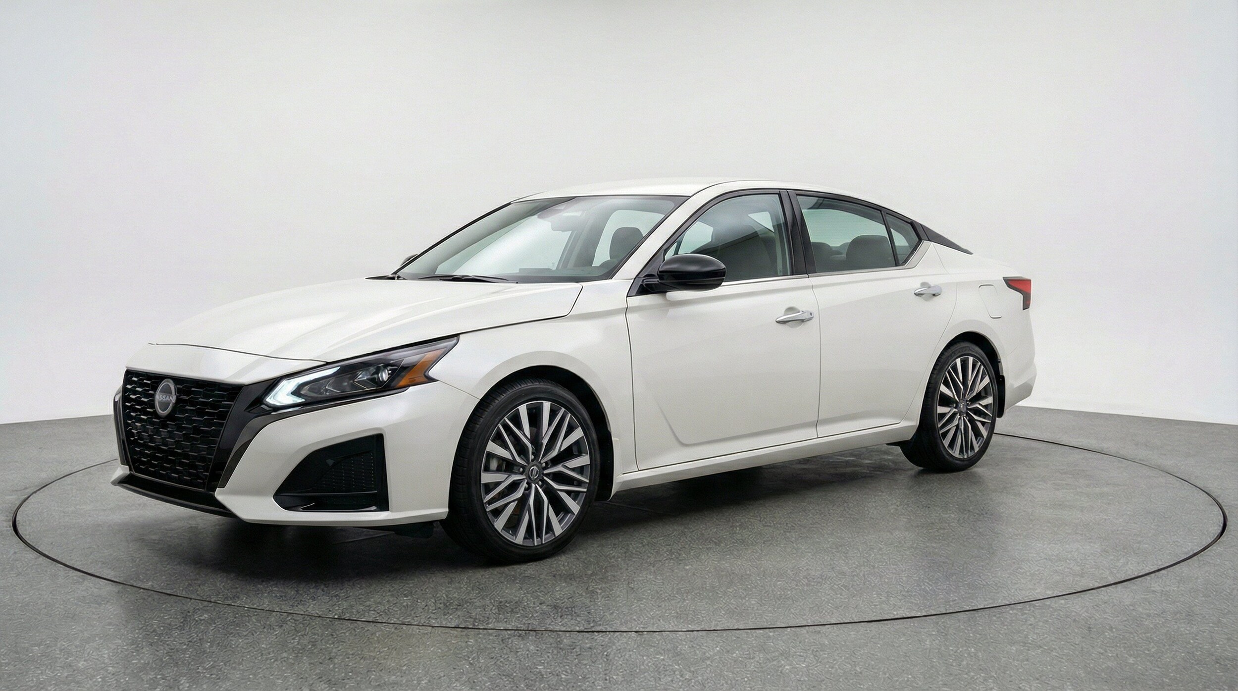 Thumbnail: 2025 Nissan Altima - 3