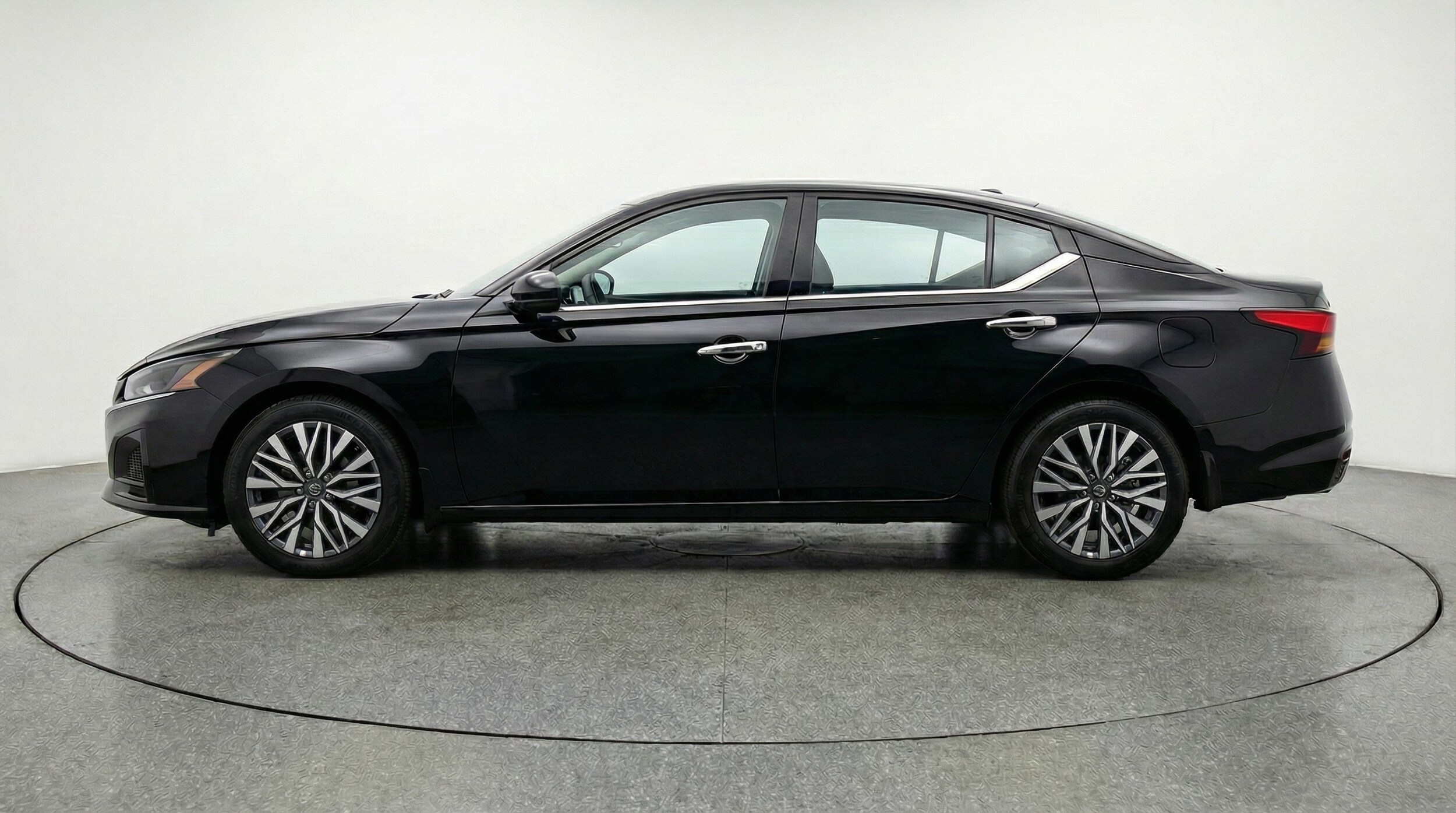 Thumbnail: 2025 Nissan Altima - 4