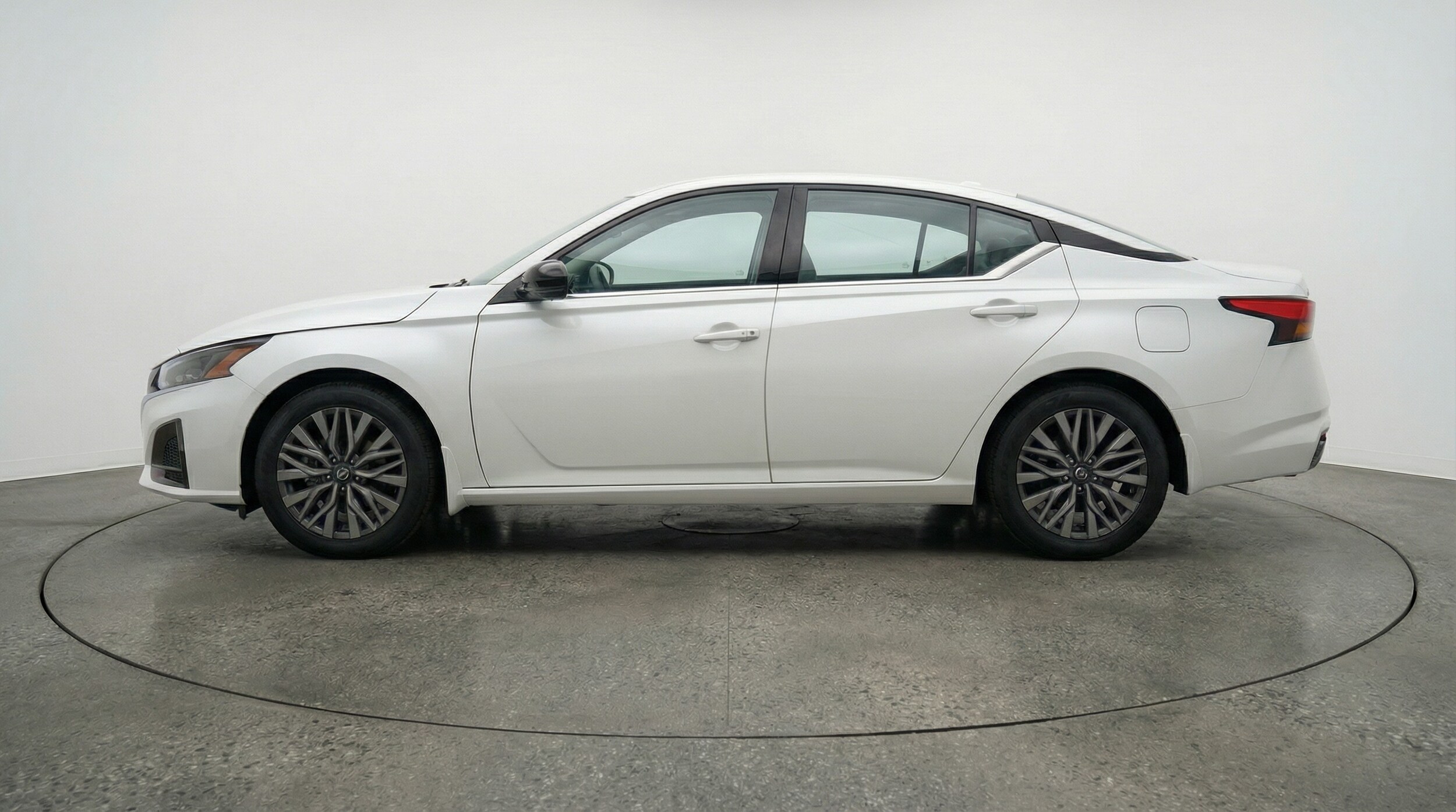 Thumbnail: 2025 Nissan Altima - 4