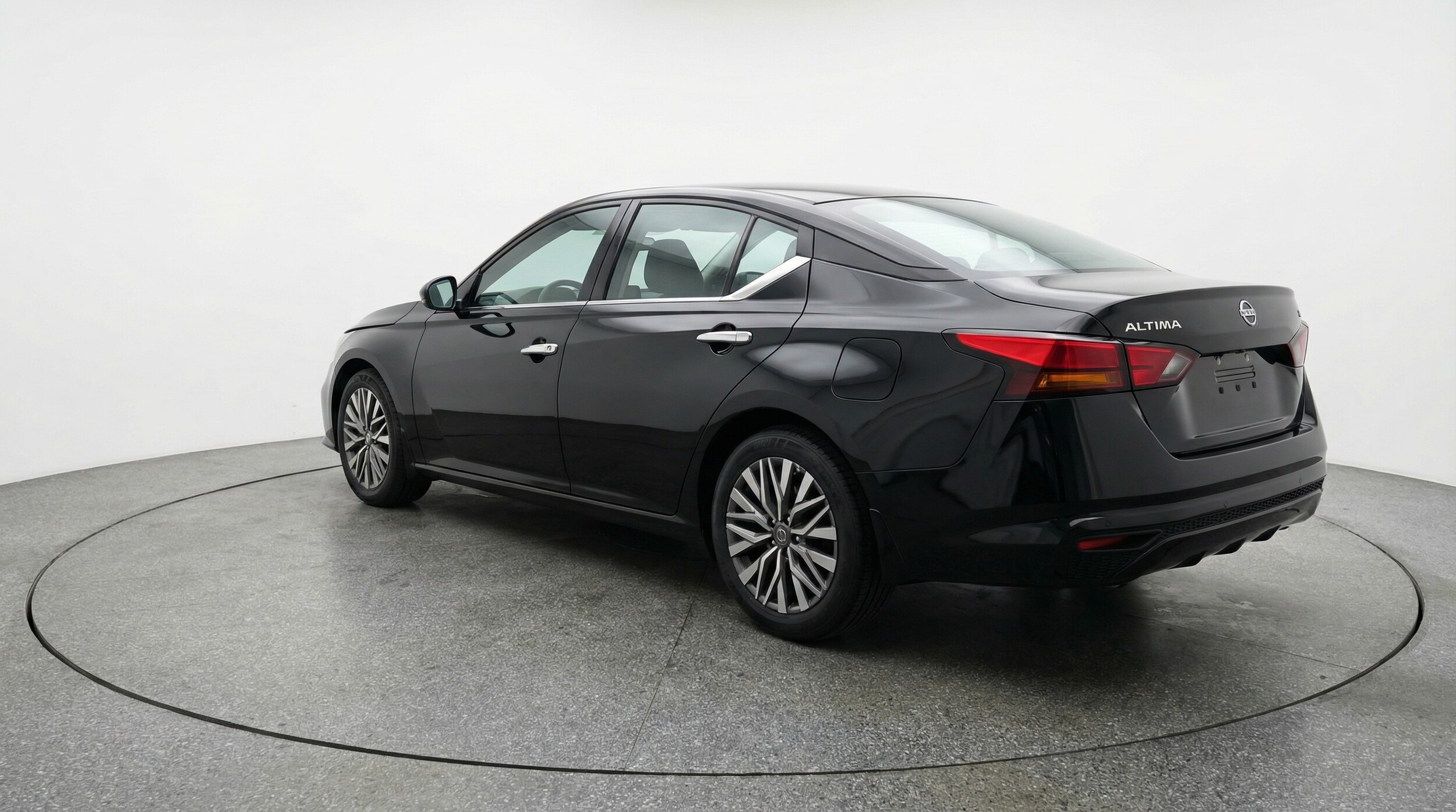 Thumbnail: 2025 Nissan Altima - 5