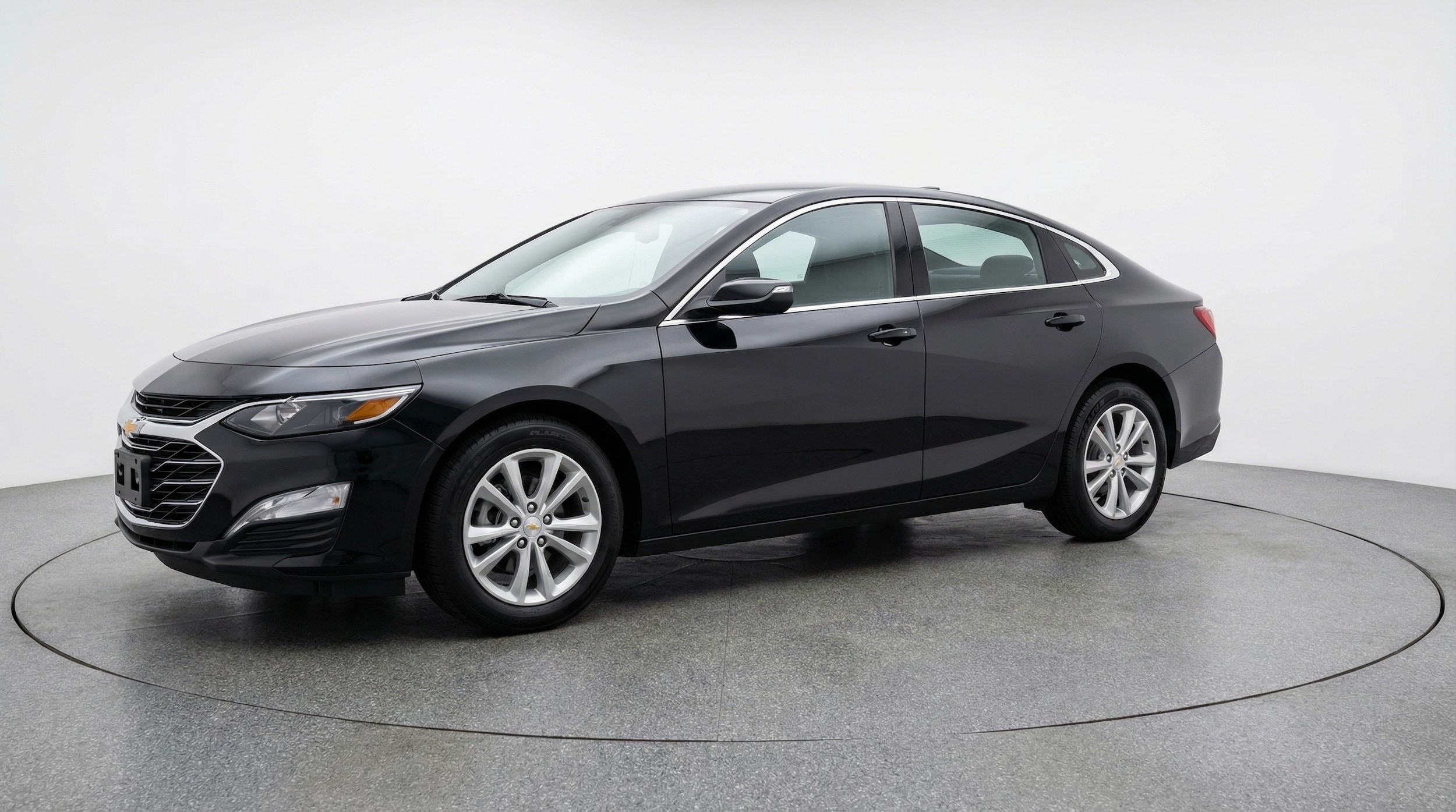 Thumbnail: 2024 Chevrolet Malibu - 3