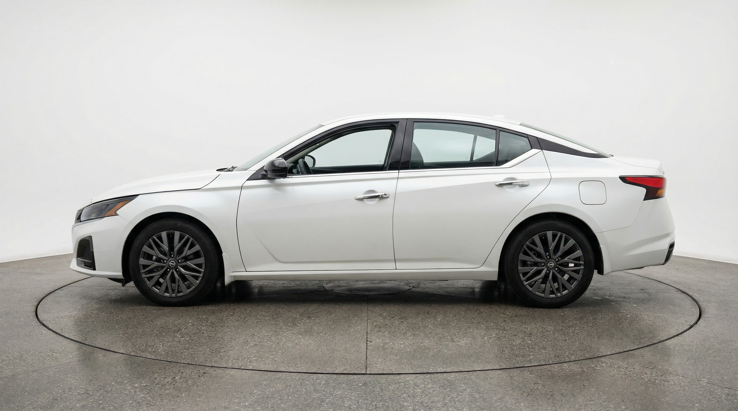Thumbnail: 2025 Nissan Altima - 4