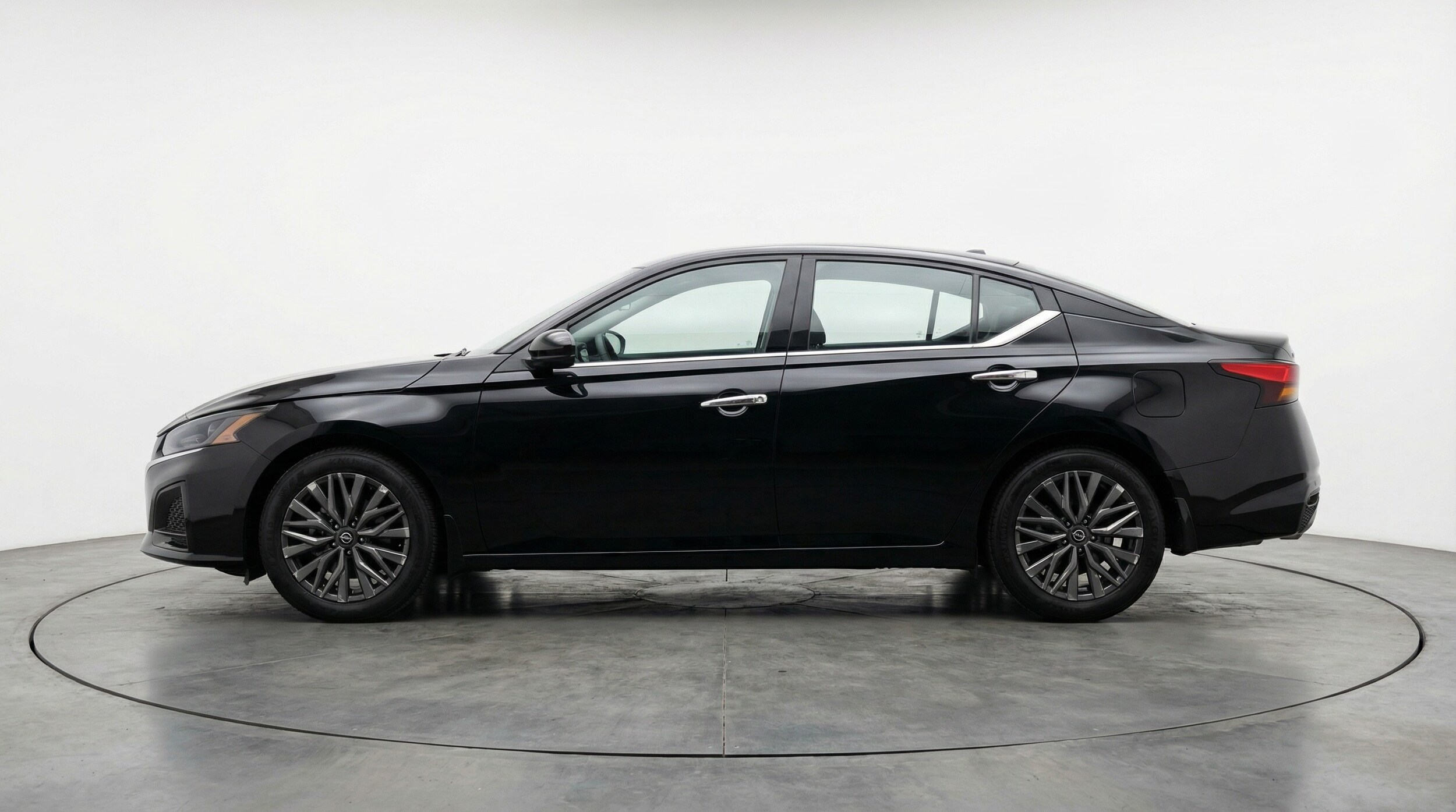 Thumbnail: 2025 Nissan Altima - 4
