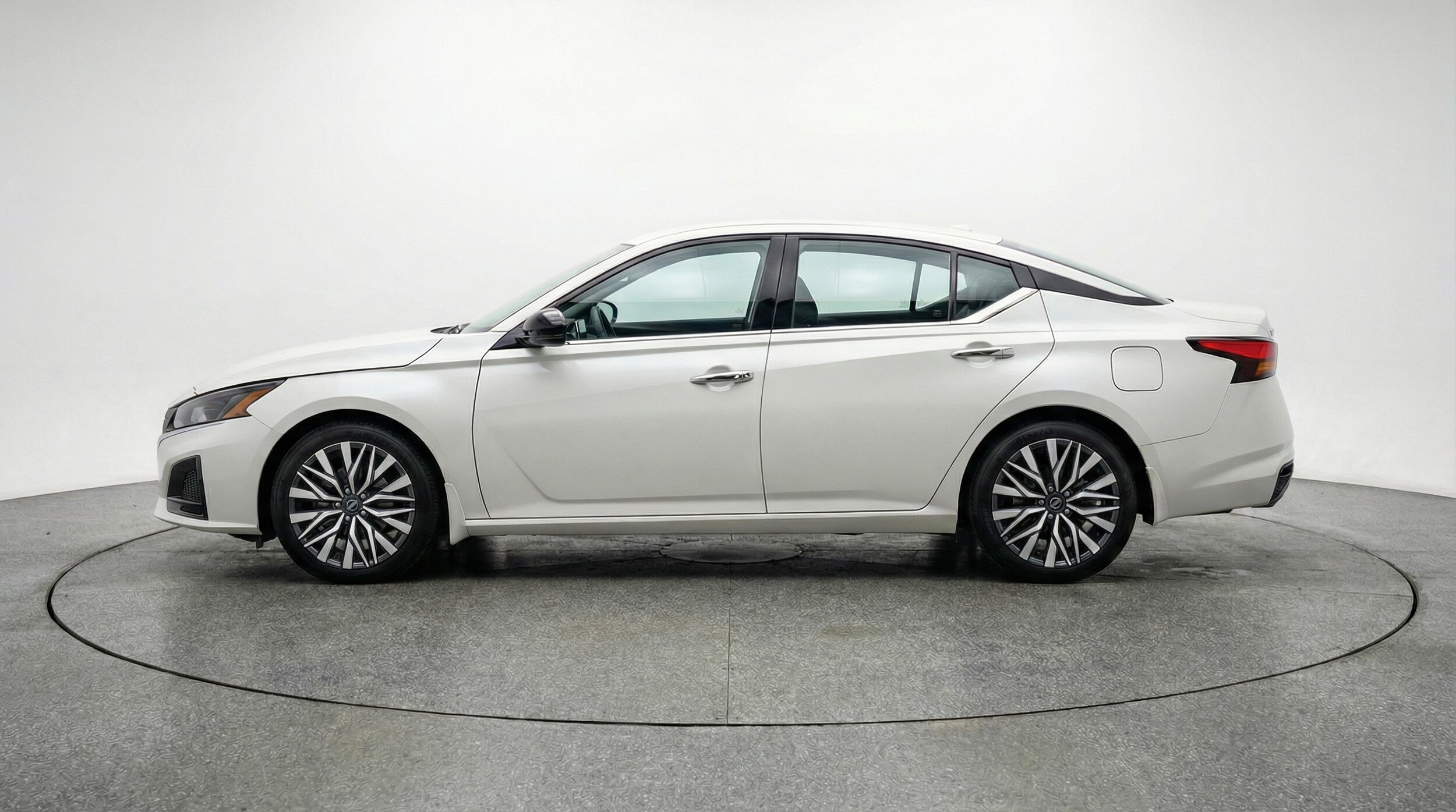 Thumbnail: 2025 Nissan Altima - 4