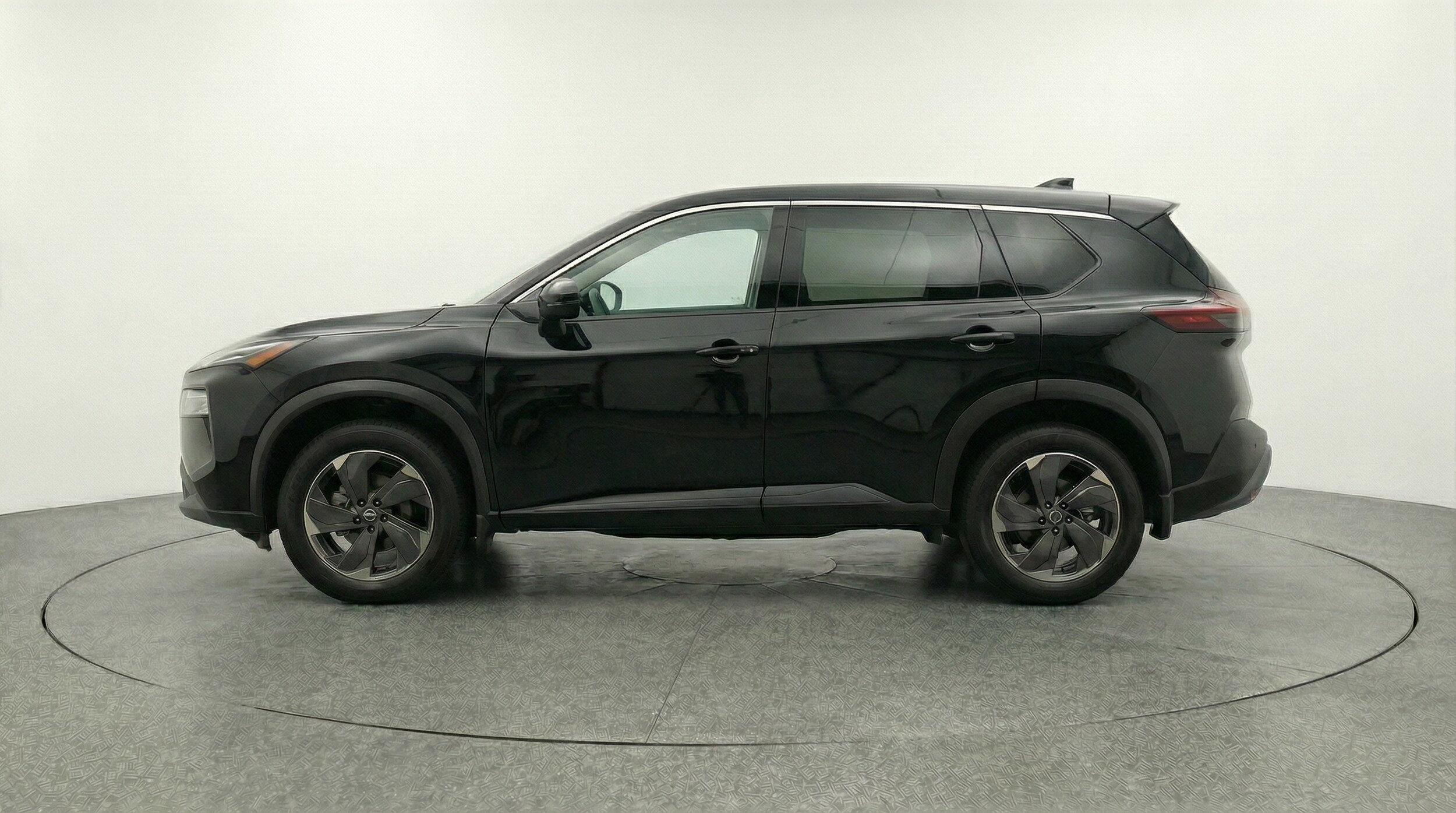 Thumbnail: 2025 Nissan Rogue - 4