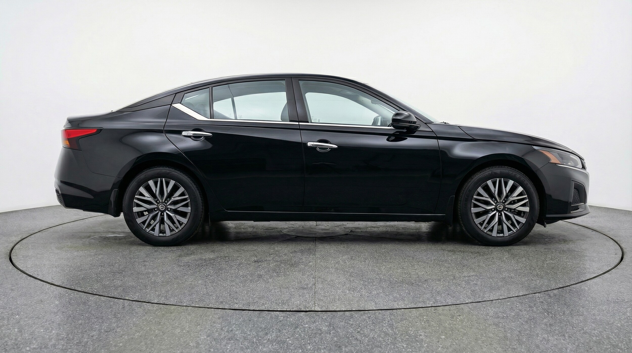 Thumbnail: 2025 Nissan Altima - 8