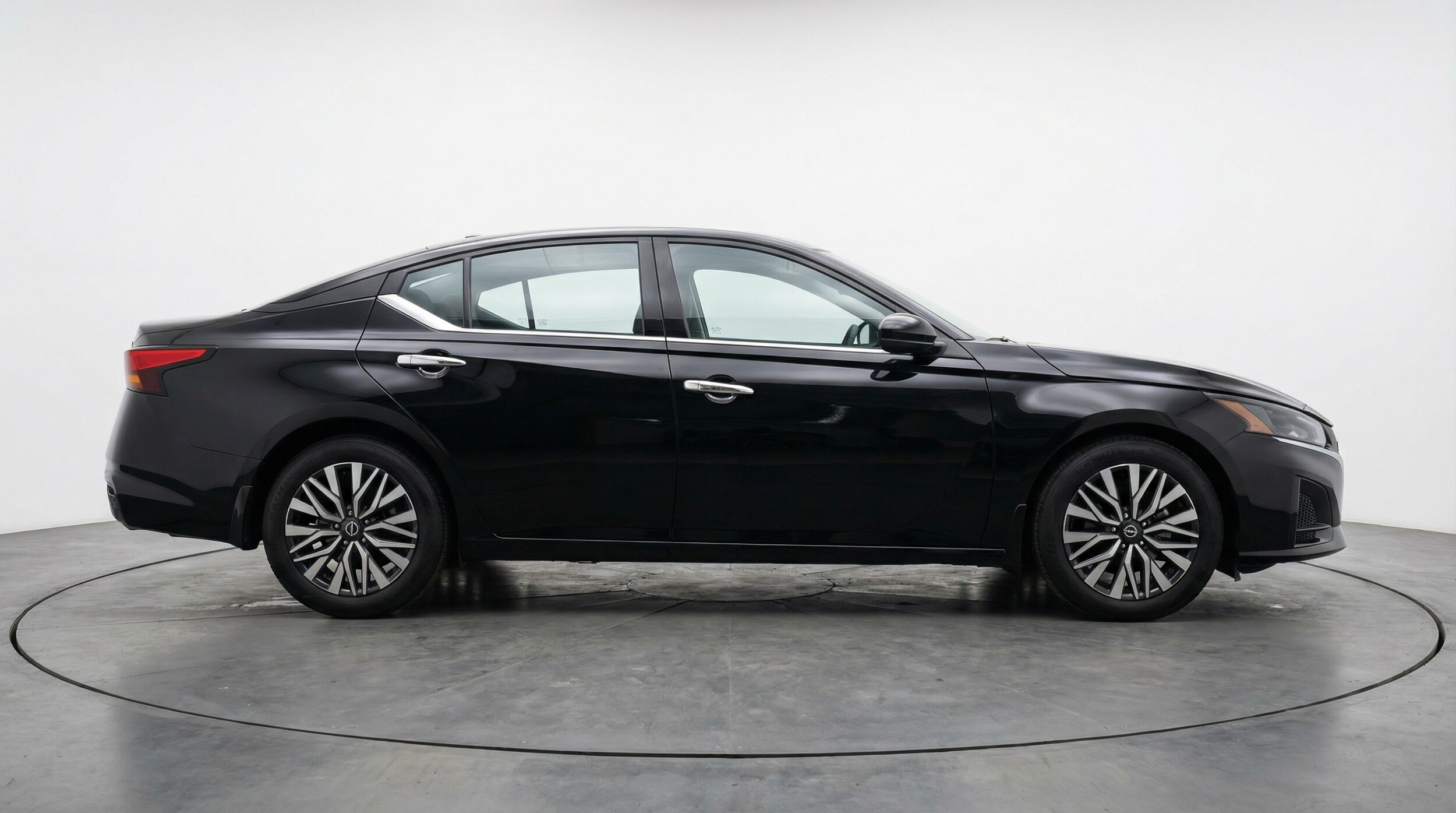 Thumbnail: 2025 Nissan Altima - 8