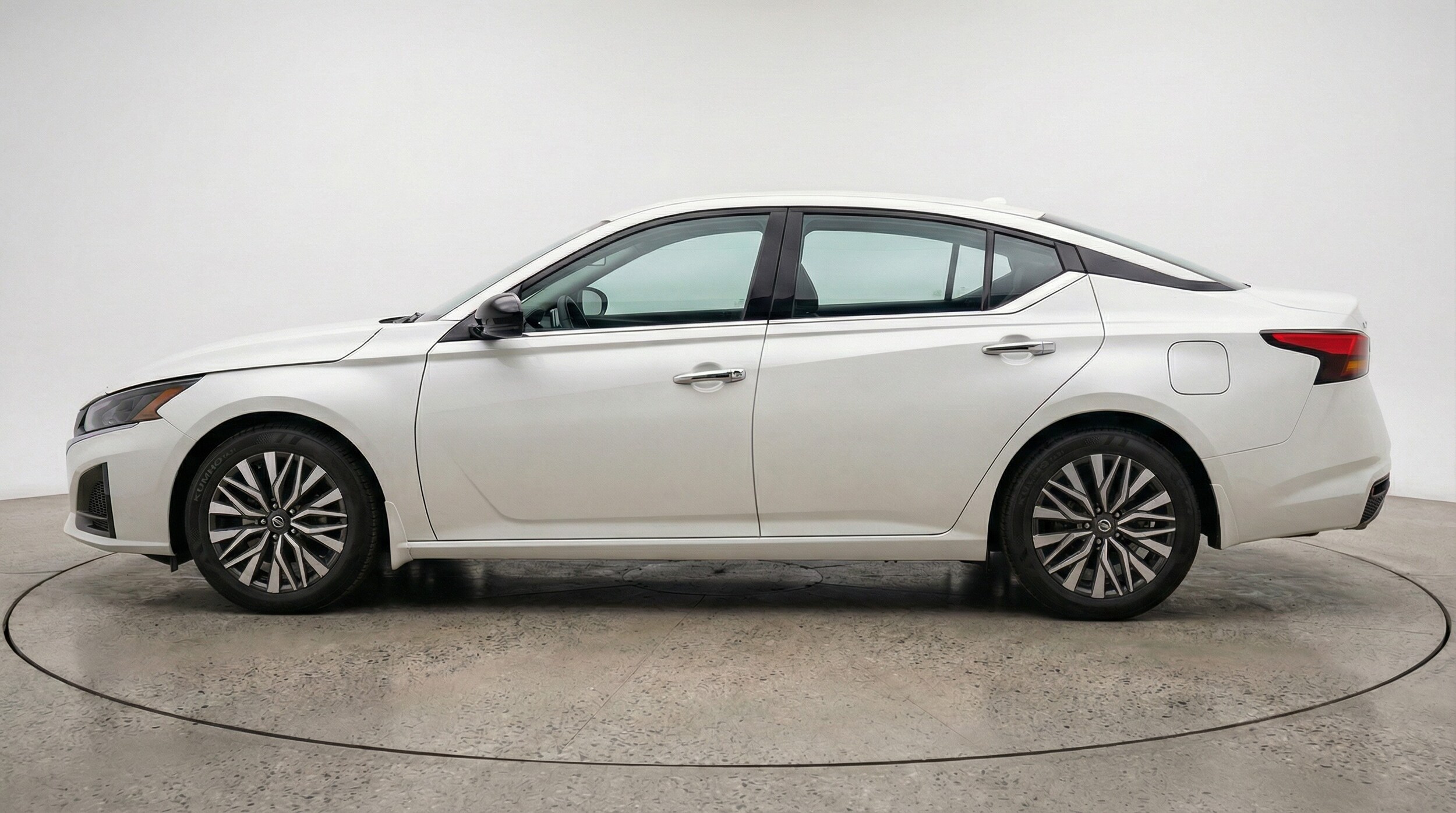 Thumbnail: 2025 Nissan Altima - 4