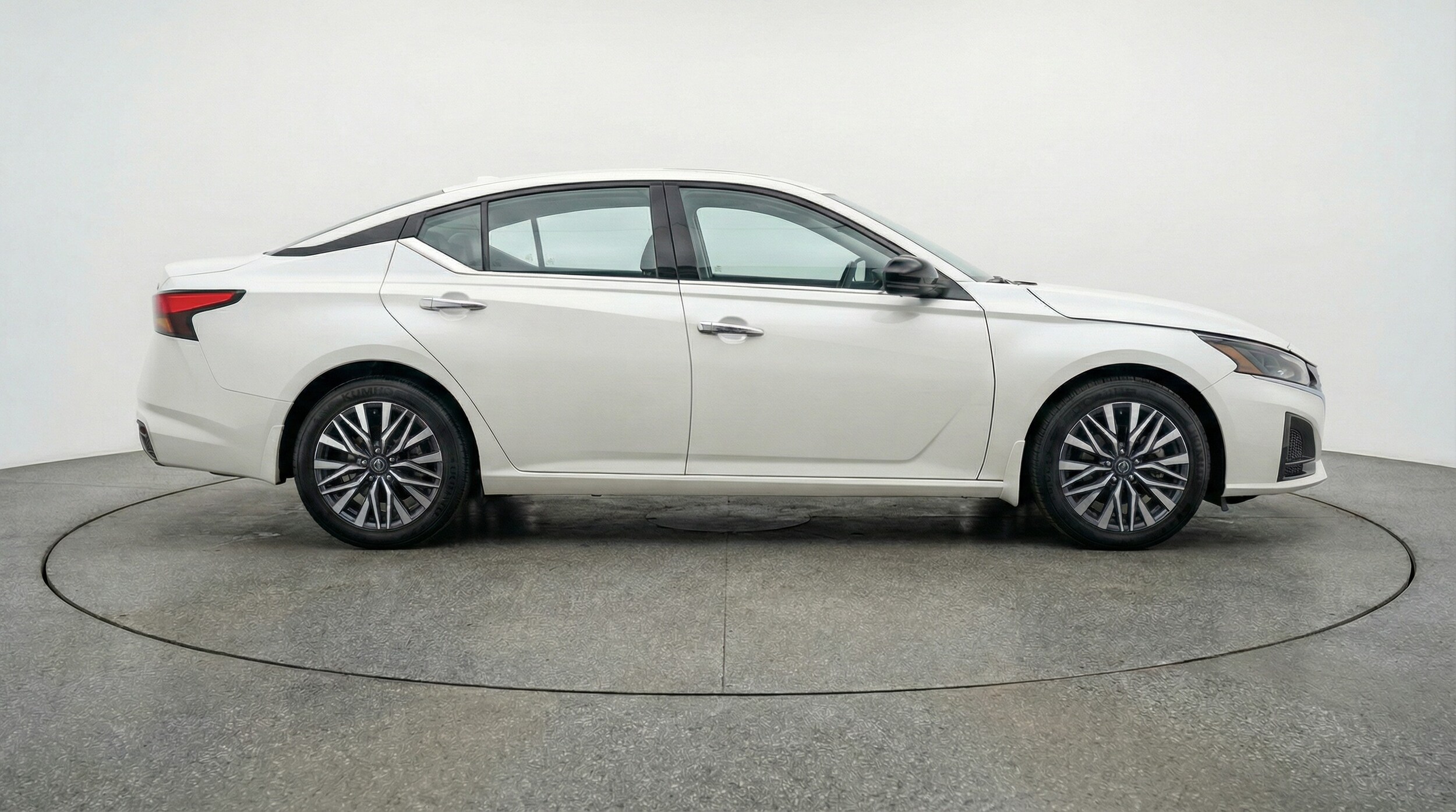 Thumbnail: 2025 Nissan Altima - 8