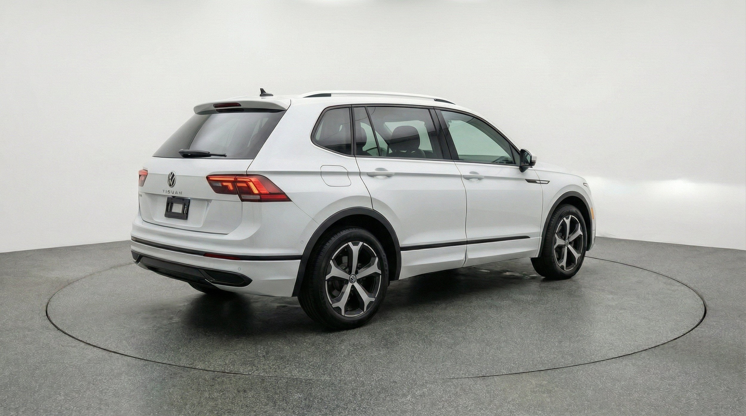 Thumbnail: 2026 Volkswagen Tiguan - 9