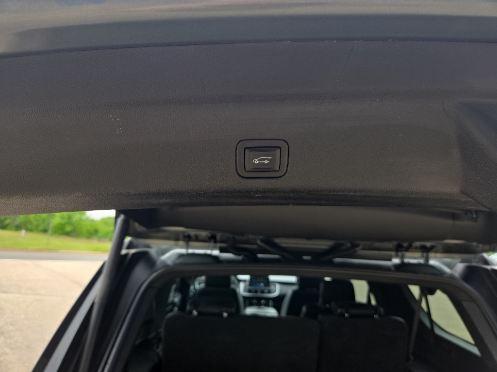 2023 Chevrolet Suburban Premier - Photo 18