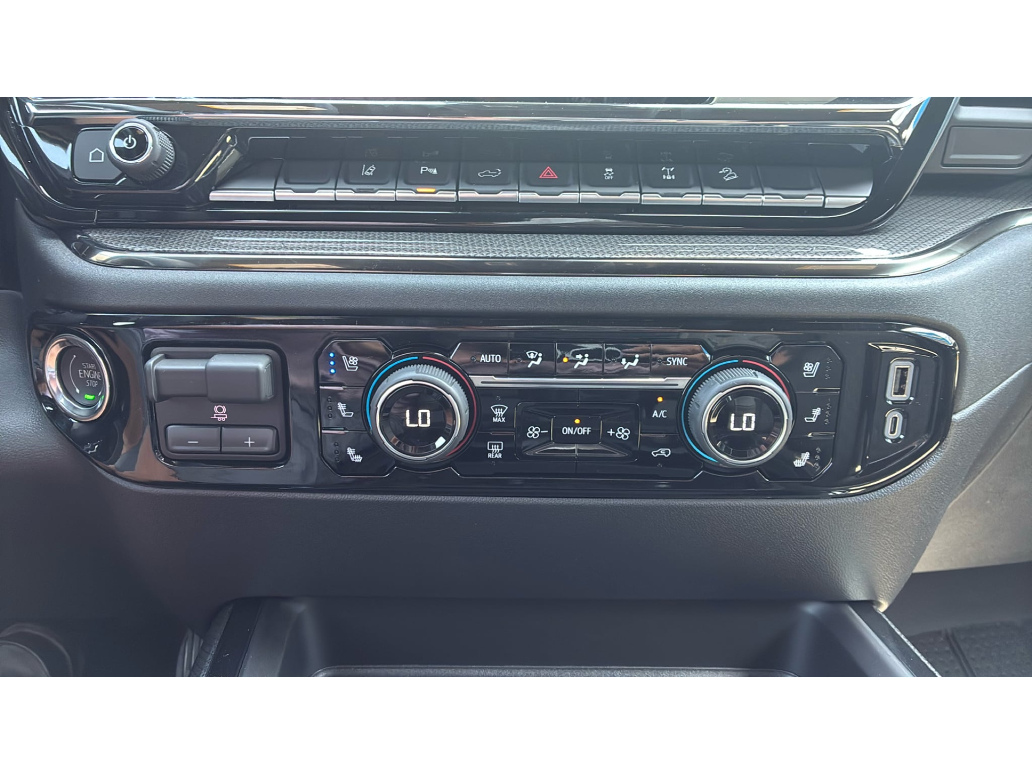 2026 Chevrolet Silverado 2500 HD ZR2 - Photo 35