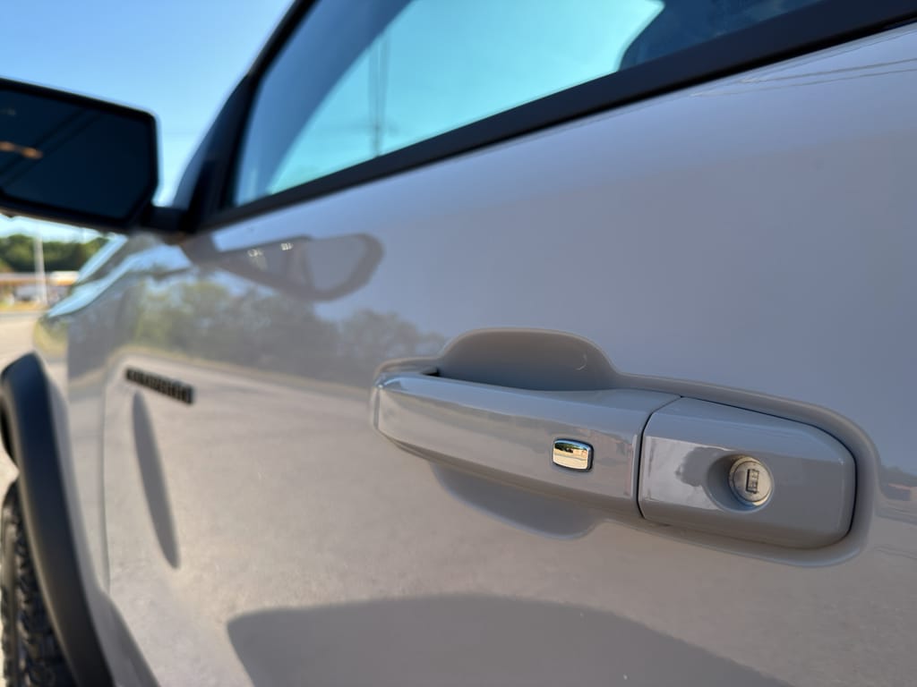 2026 Chevrolet Colorado ZR2 - Photo 22