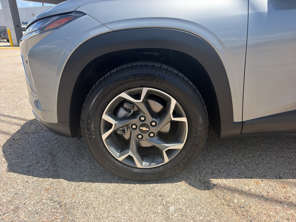 Used 2024 Chevrolet Trax LT SUV