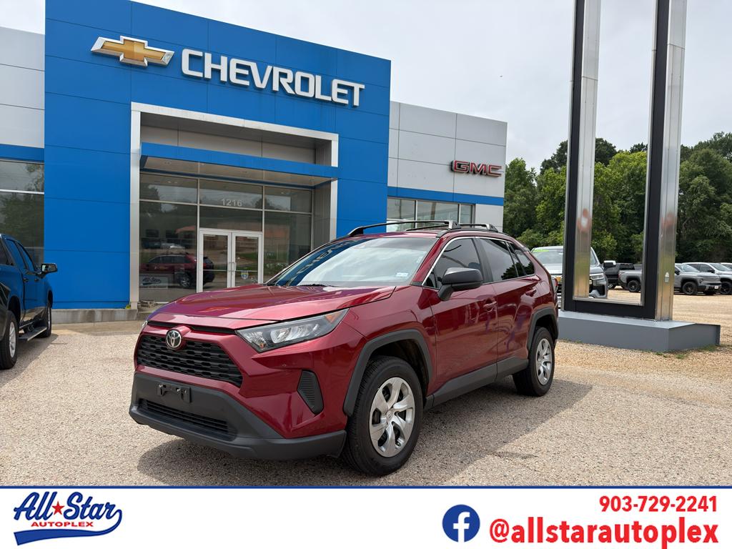 2020 Toyota RAV4 LE FWD's photo