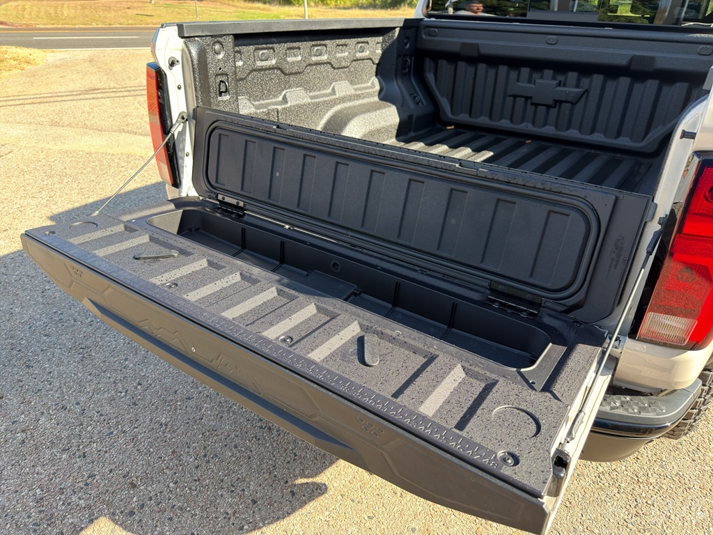 2026 Chevrolet Colorado ZR2 - Photo 12