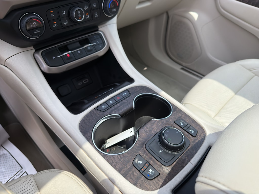 2023 GMC Acadia Denali - Photo 32