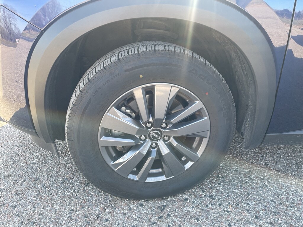 Used 2025 Nissan Pathfinder SV