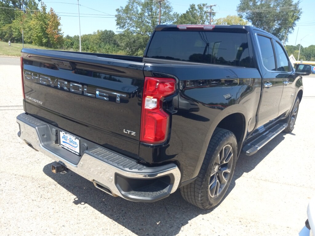 2022 Chevrolet Silverado 1500 LTZ photo 2