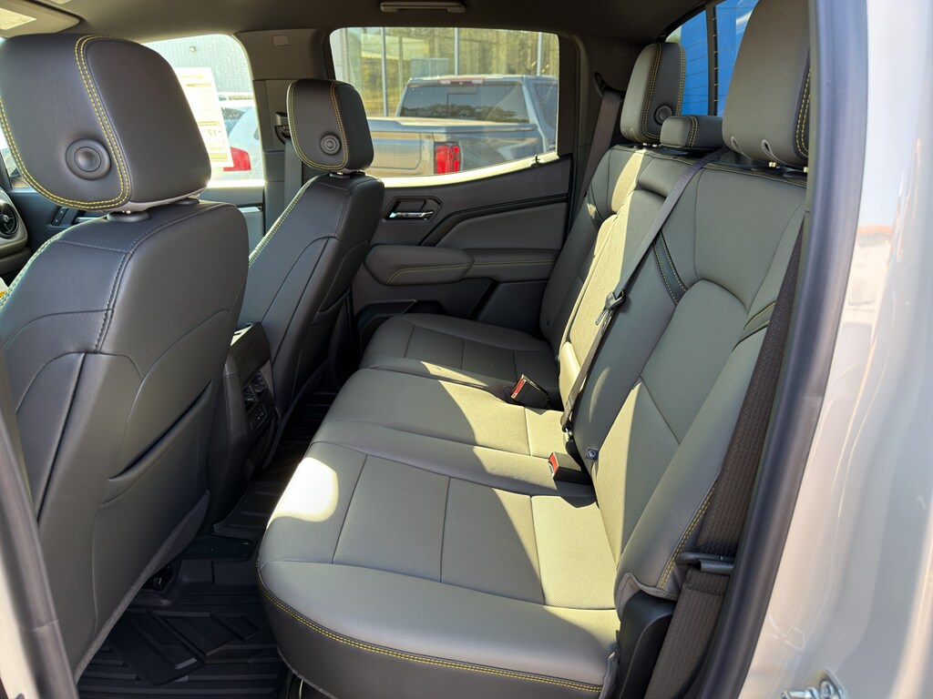 2026 Chevrolet Colorado ZR2 - Photo 6