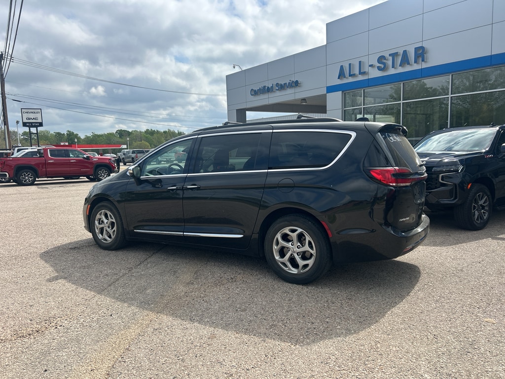 Used 2023 Chrysler Pacifica Limited
