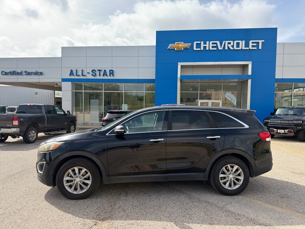 Used 2018 Kia Sorento L with VIN 5XYPG4A34JG427512 for sale in Kilgore, TX