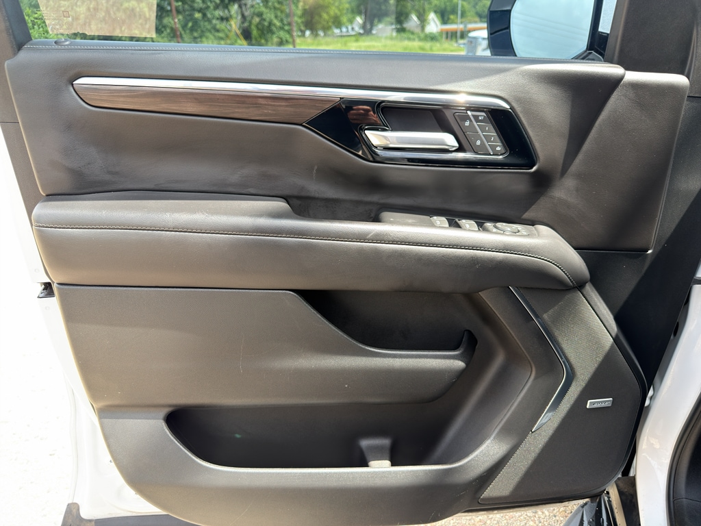 2025 Chevrolet Tahoe LT - Photo 23
