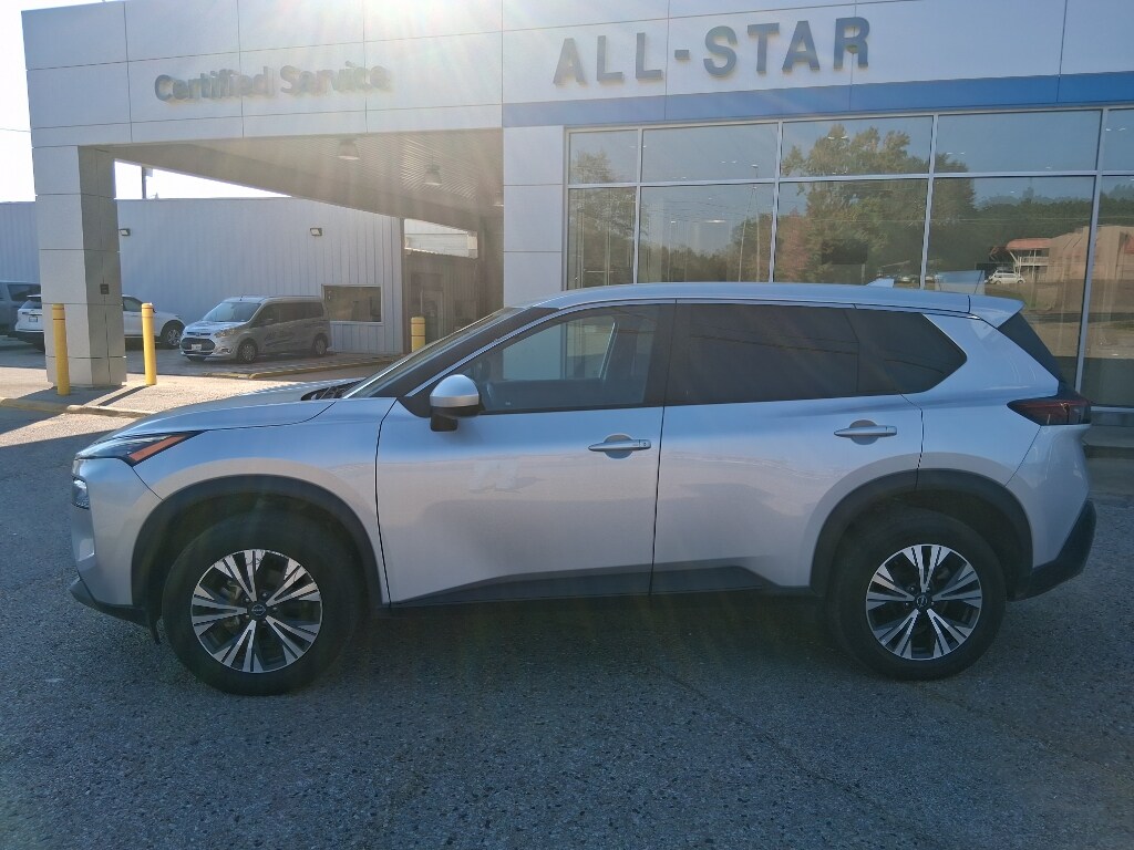 2023 Nissan Rogue SV photo 2