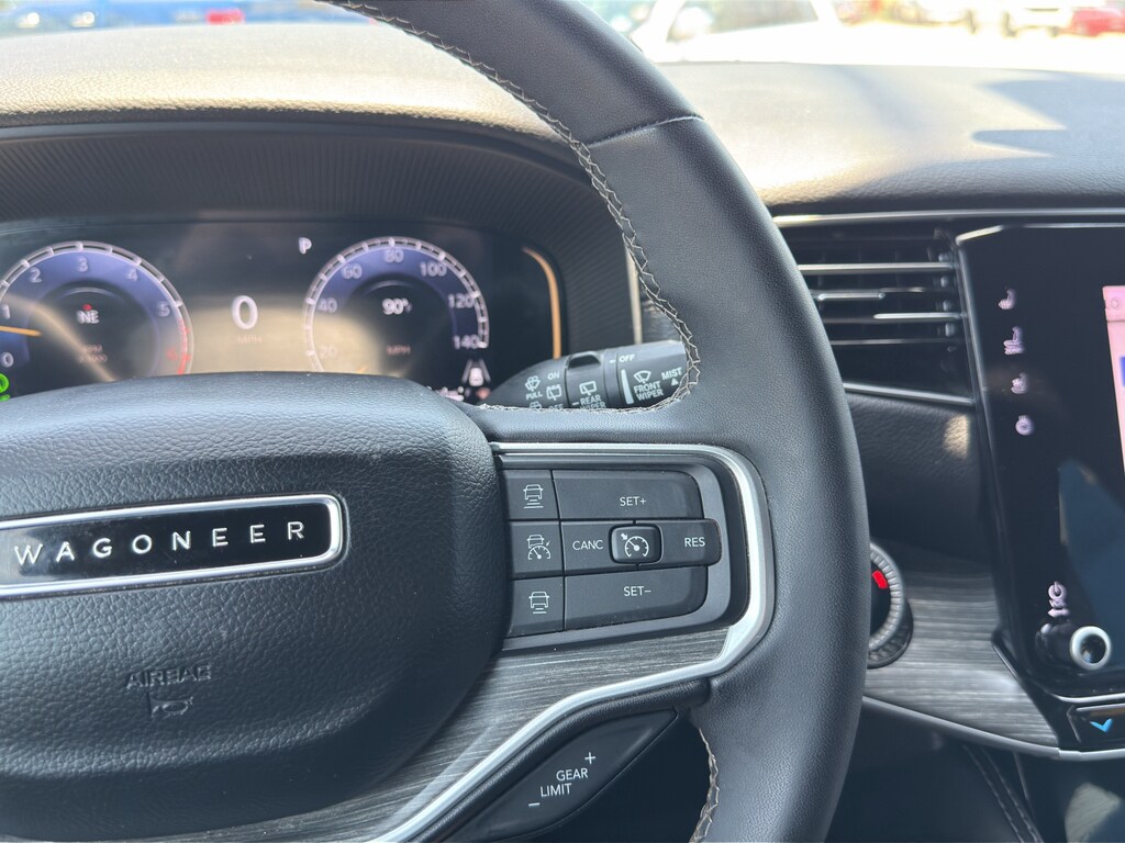 2024 Jeep Wagoneer L Series II - Photo 31