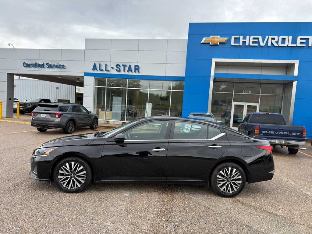 Used 2024 Nissan Altima 2.5 SV