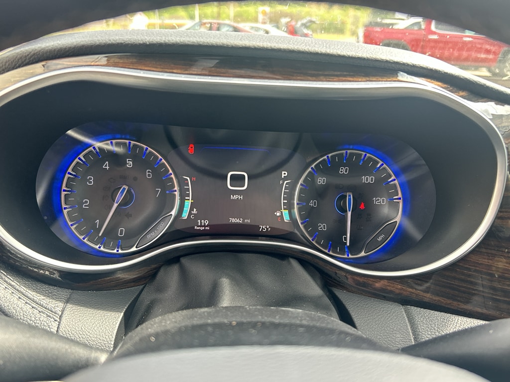 Used 2023 Chrysler Pacifica Limited