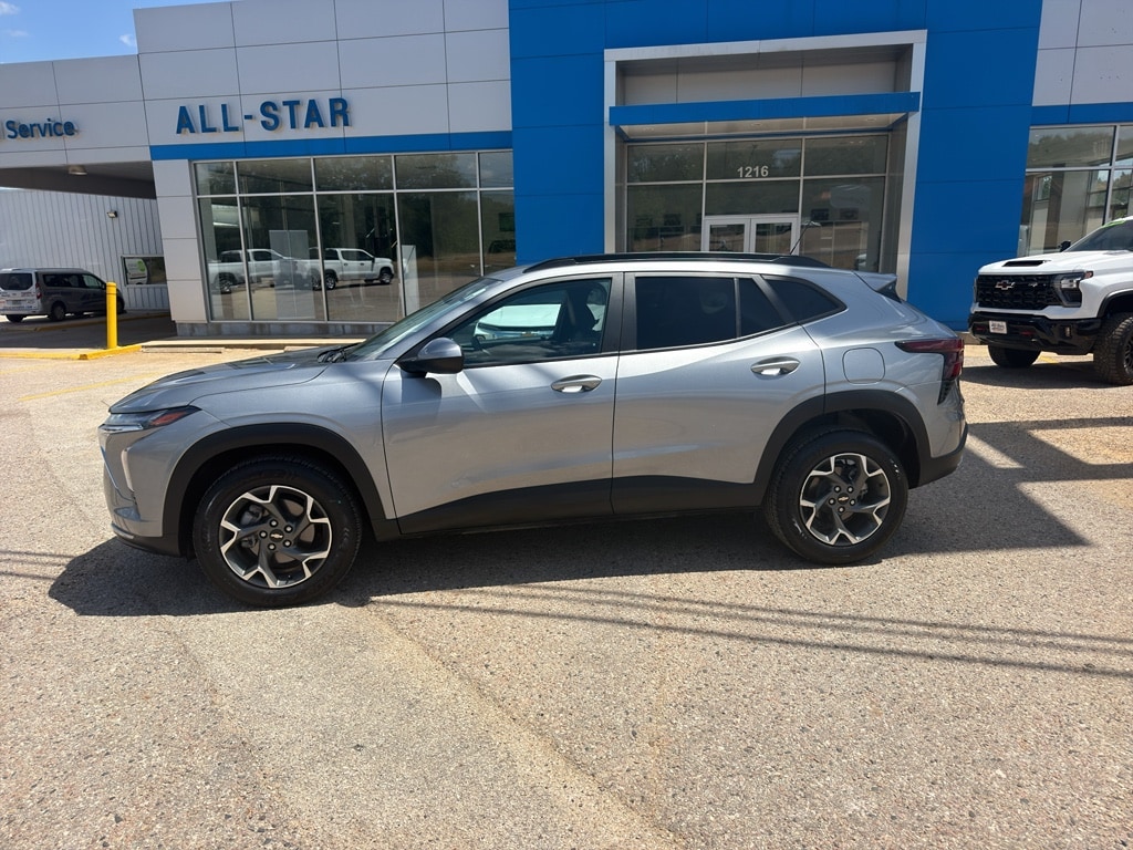 Used 2024 Chevrolet Trax LT SUV